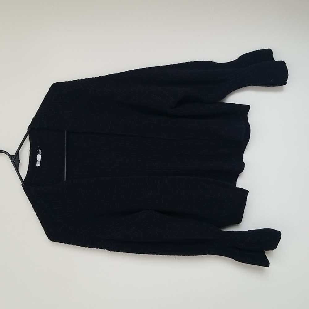 Flare sleeve sweater